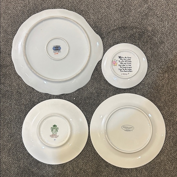 Lot of Vgt plates. Great starter for a plate wall. - Picture 8 of 8